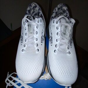 BROOKS Ghost 15 Size 8 Running/Walking Sneaker